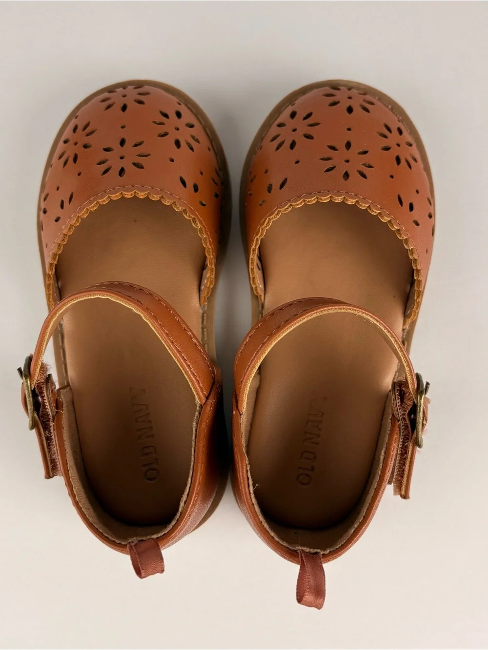 Old Navy Toddler Girls Brown Floral Cutout Mary Jane Shoes  Velcro Ankle Strap 8